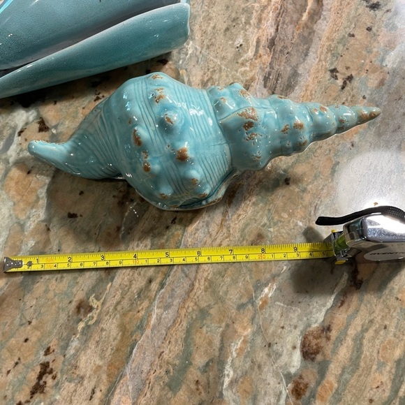 Set of two LARGE decorative seashells in teal - Picture 2 of 3